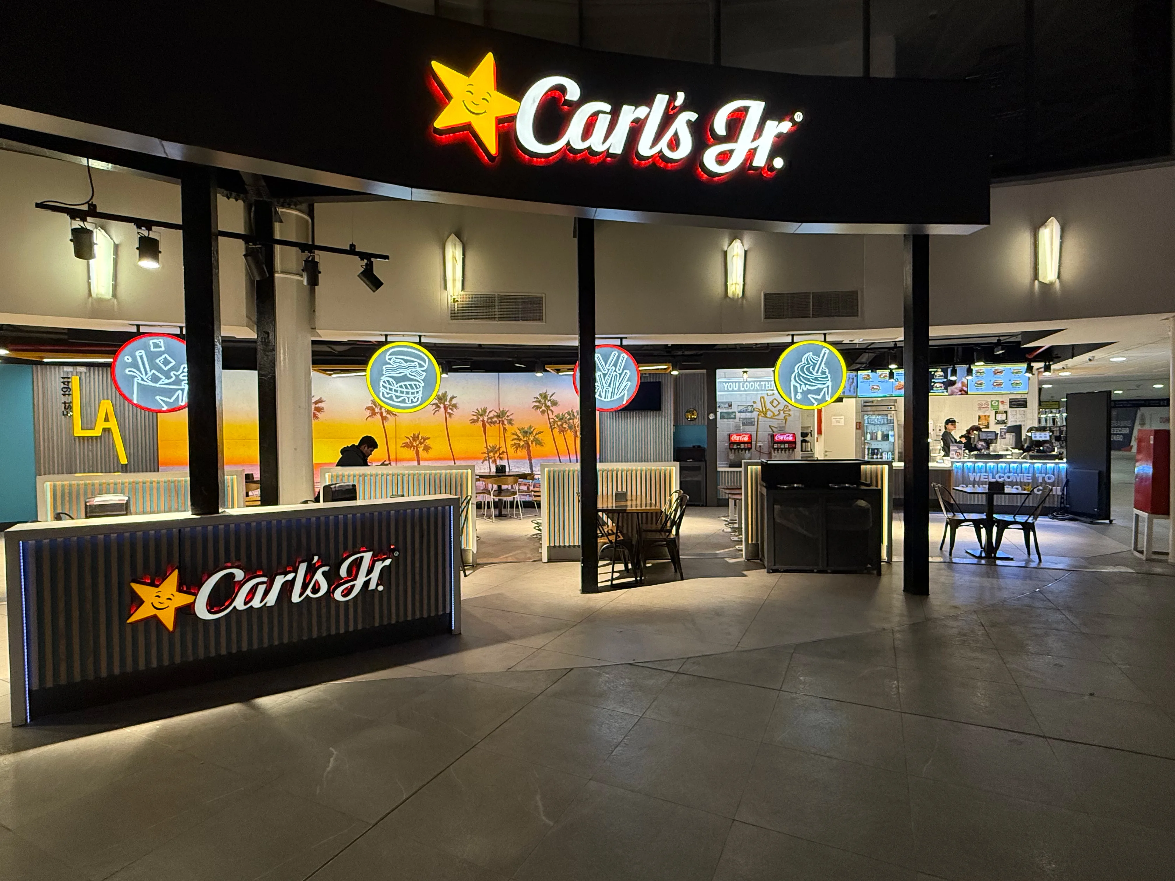 Foodcourt T1M — AMB