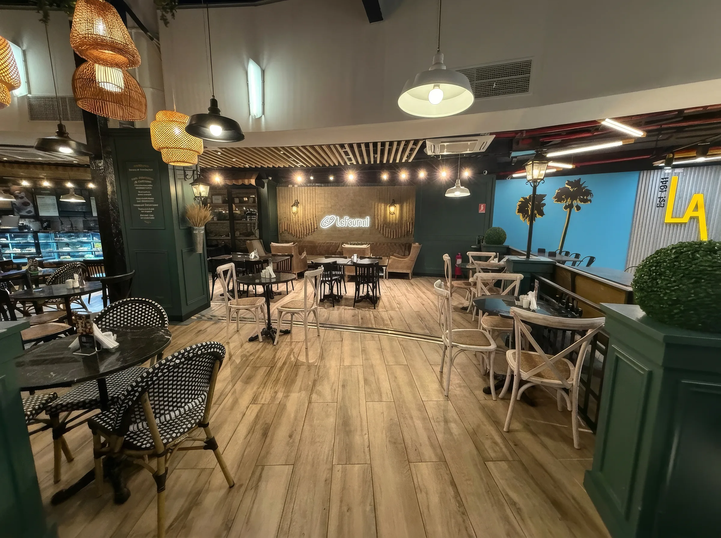 Foodcourt T1M — AMB